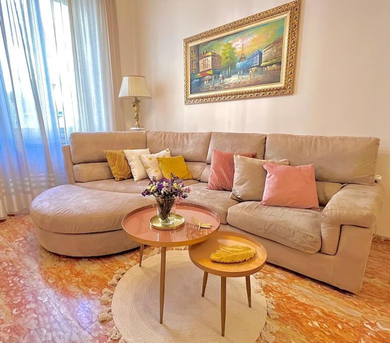 Elegant House In Apartment