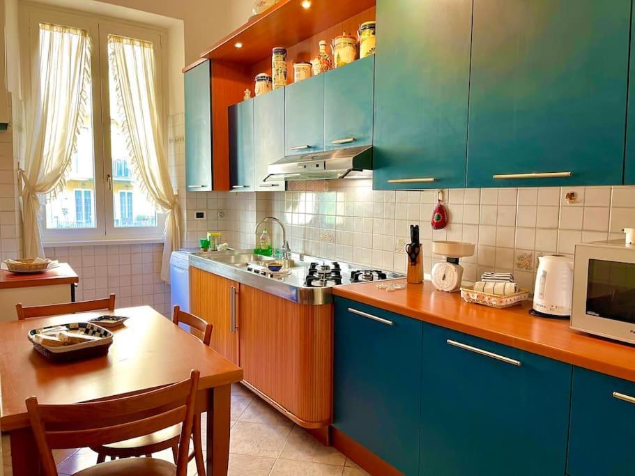Elegant House In Apartment *