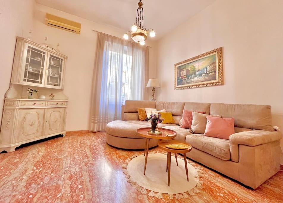 Apartment Elegant House In